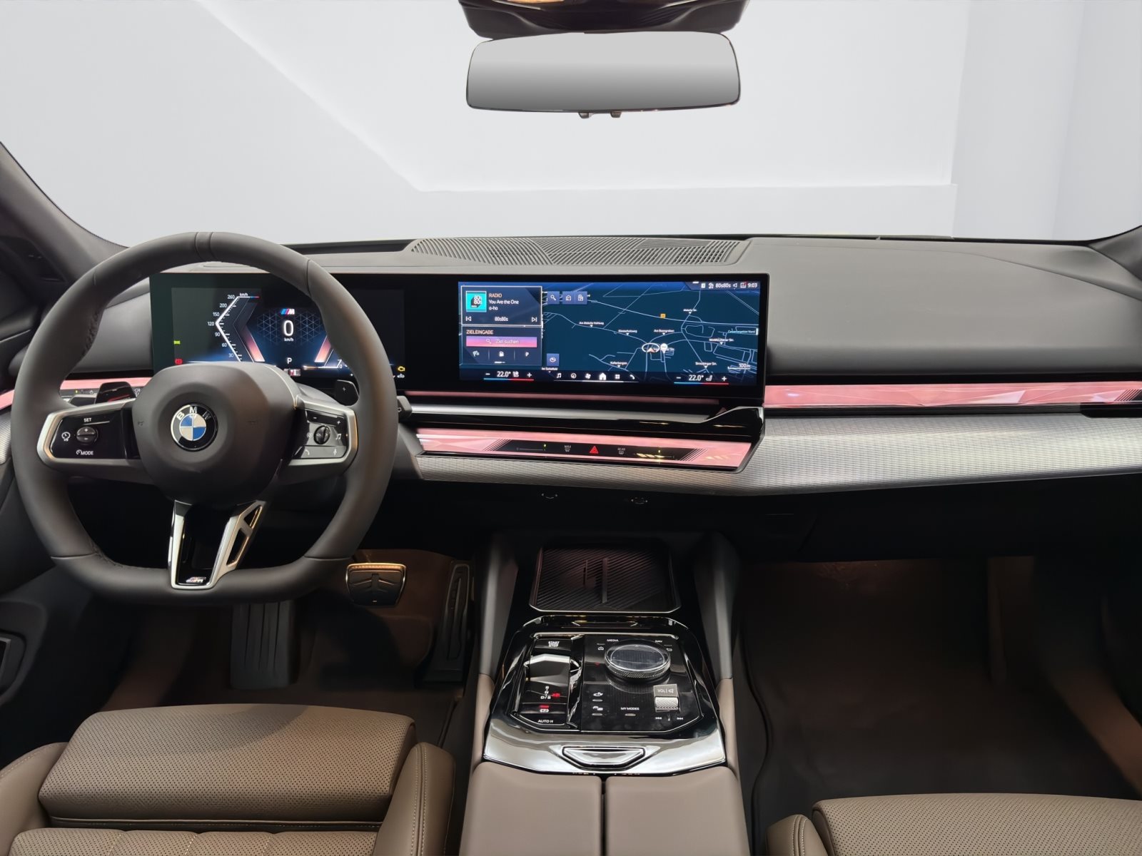 Fahrzeugabbildung BMW 520d Touring [M Sport, HUD, AHK, ACC, 20 LMR]