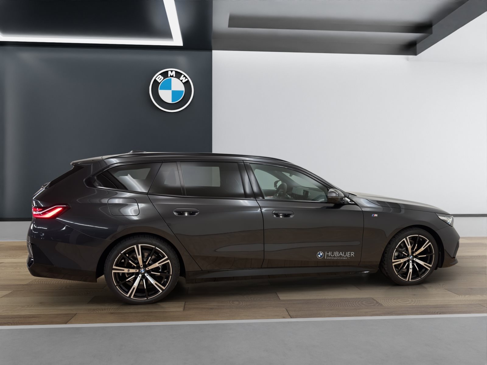 Fahrzeugabbildung BMW 520d Touring [M Sport, HUD, AHK, ACC, 20 LMR]