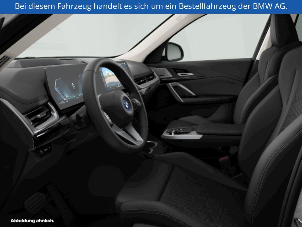 Fahrzeugabbildung BMW X1 xDrive30e