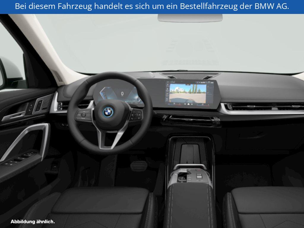 Fahrzeugabbildung BMW X1 xDrive30e