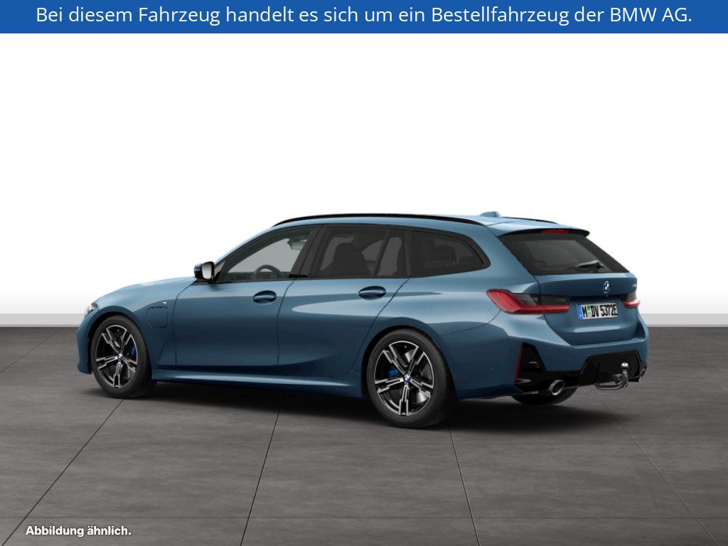 Fahrzeugabbildung BMW 330e Touring