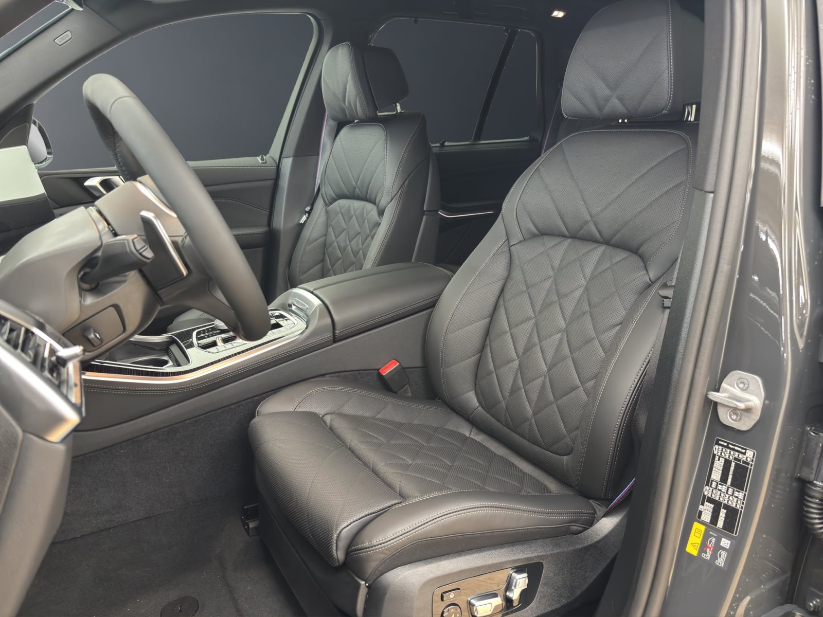 Fahrzeugabbildung BMW X5 xDrive50e [M Sport Pro, HUD, AHK, ACC, 22 LMR]