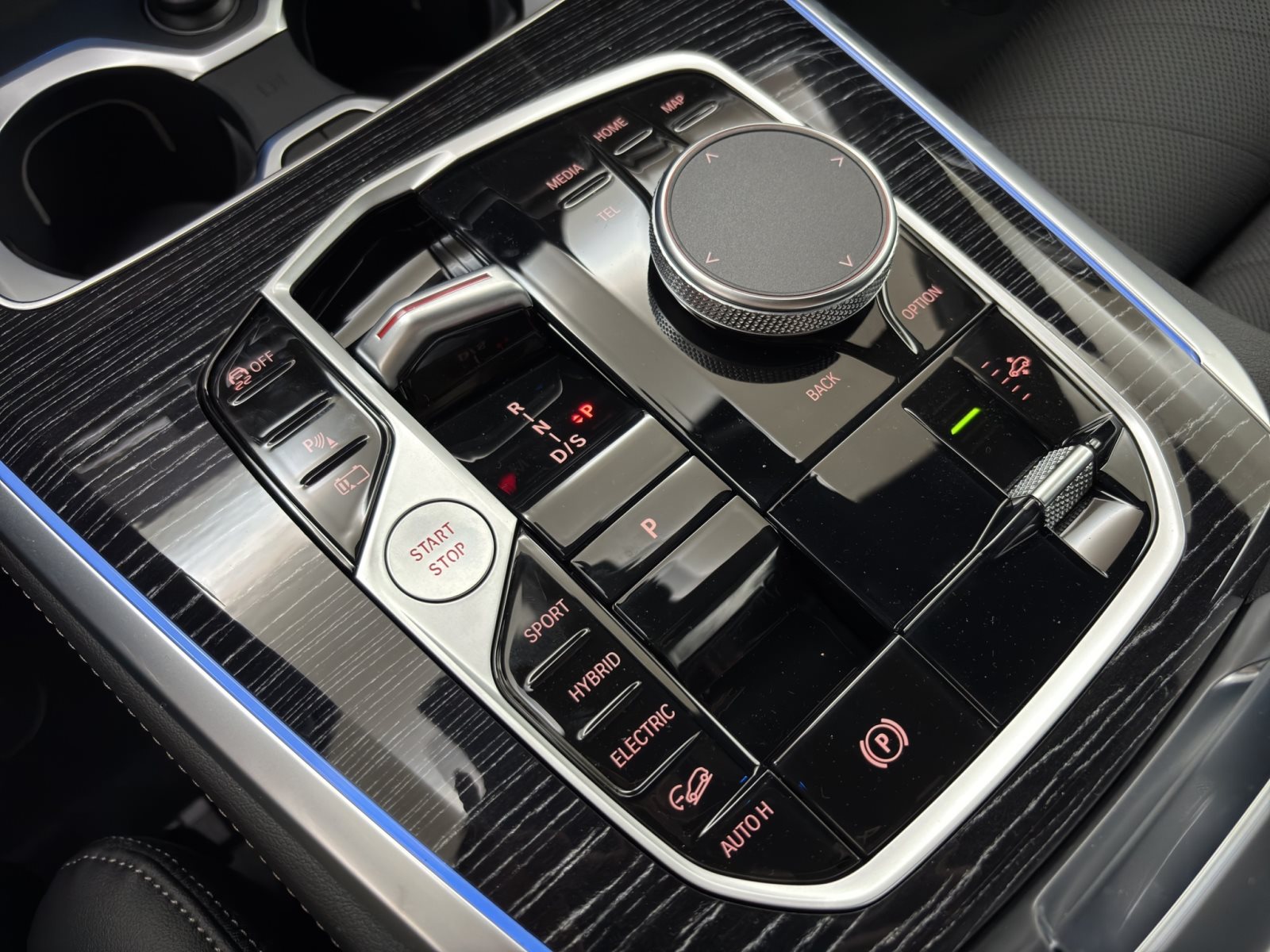 Fahrzeugabbildung BMW X5 xDrive50e [M Sport Pro, HUD, AHK, ACC, 22 LMR]