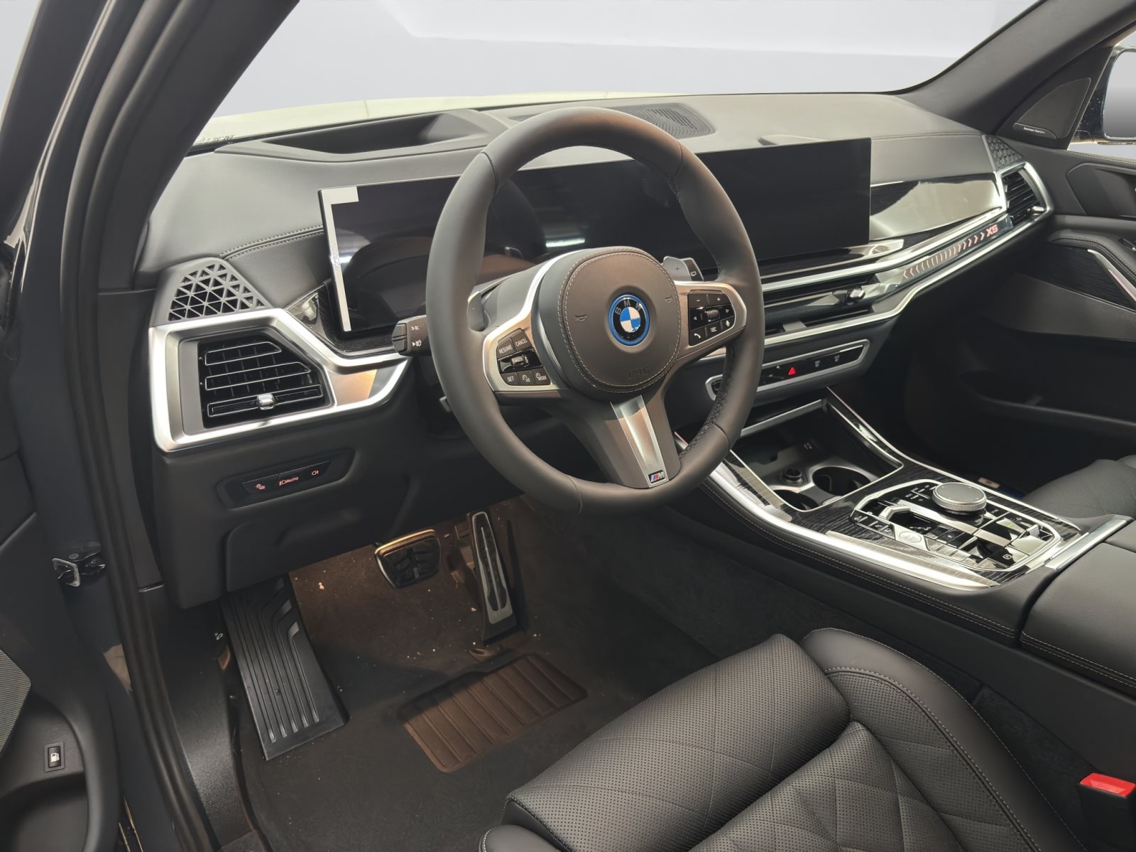 Fahrzeugabbildung BMW X5 xDrive50e [M Sport Pro, HUD, AHK, ACC, 22 LMR]