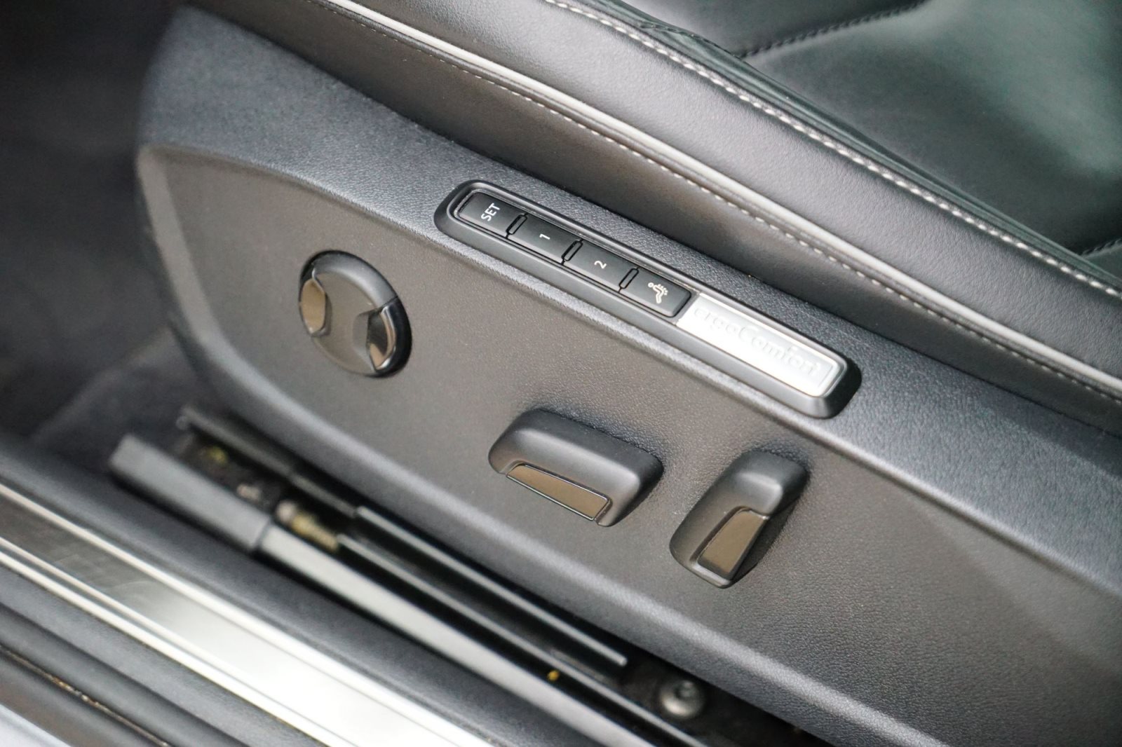 Fahrzeugabbildung Volkswagen Arteon Elegance 4Motion [DynAudio, ACC, Pano]