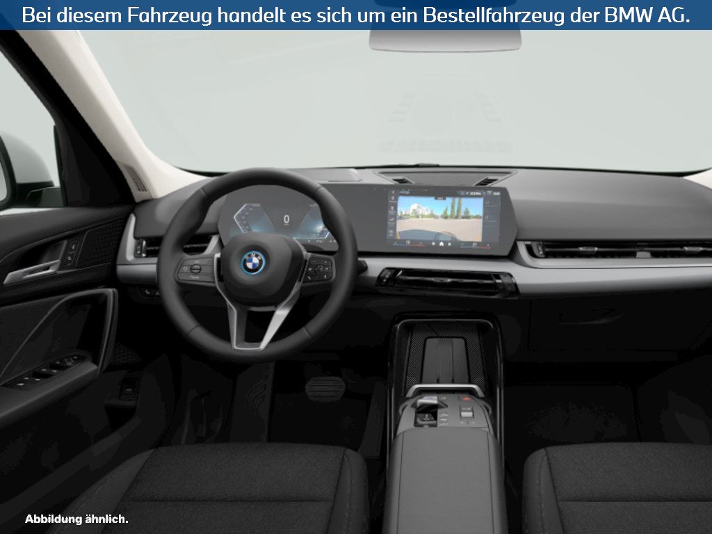 Fahrzeugabbildung BMW iX1 xDrive30