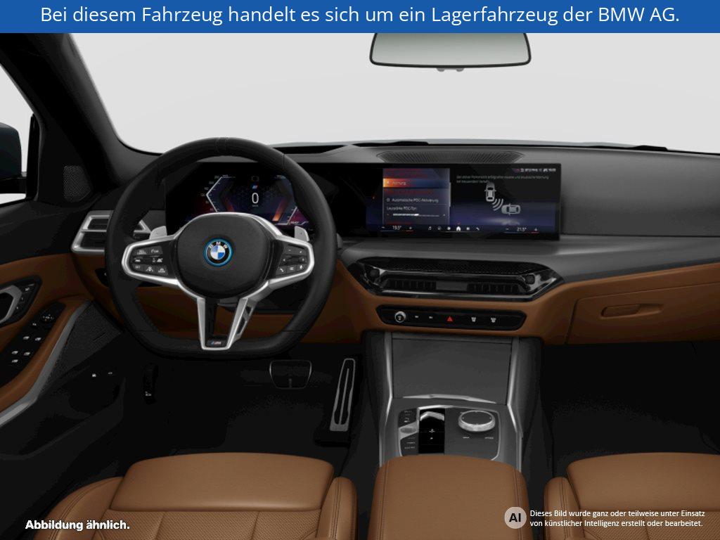 Fahrzeugabbildung BMW 330e Touring