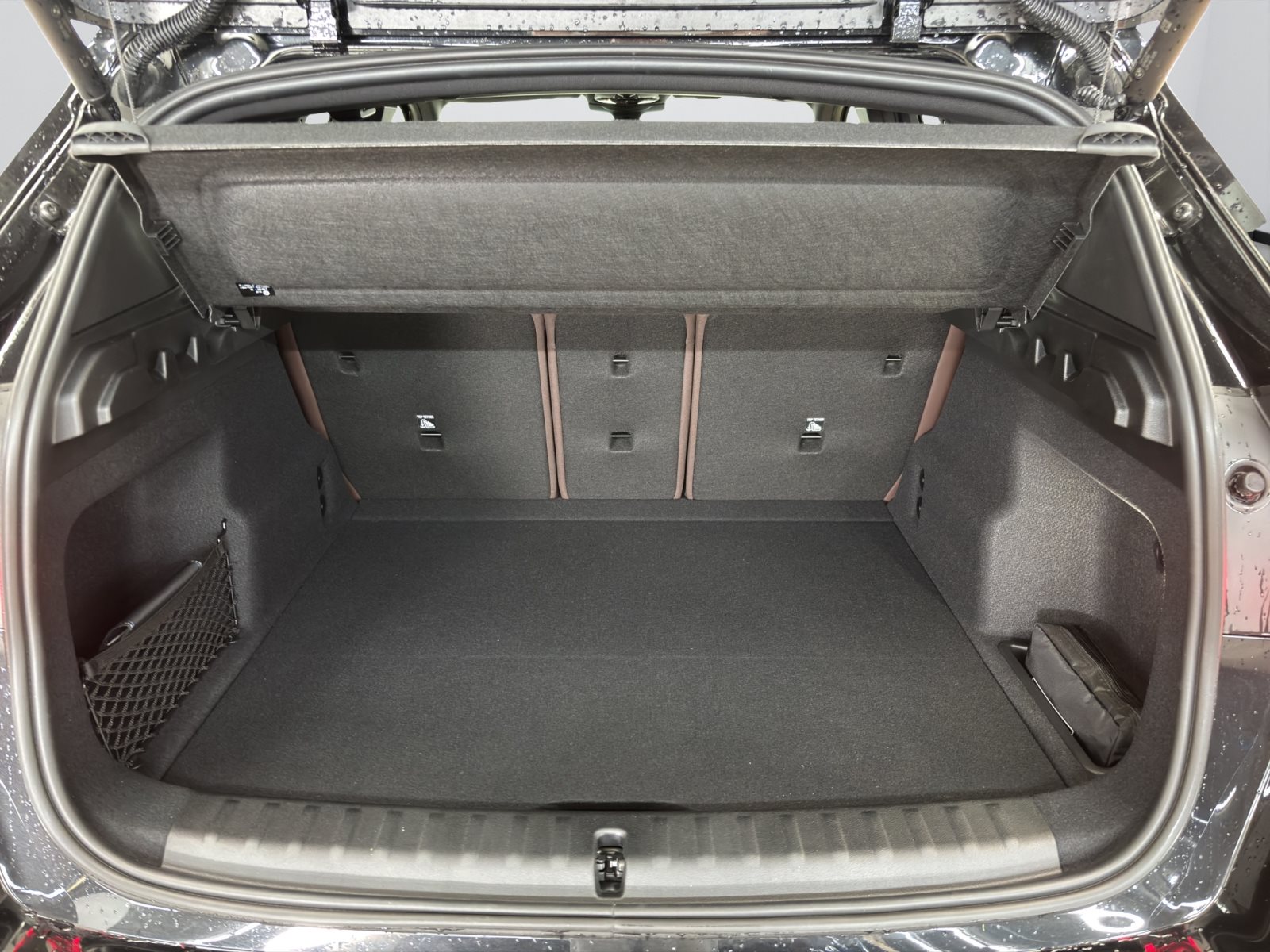 Fahrzeugabbildung BMW X1 sDrive20i [M Sport, HUD, AHK, ACC, Sitze elektr.]