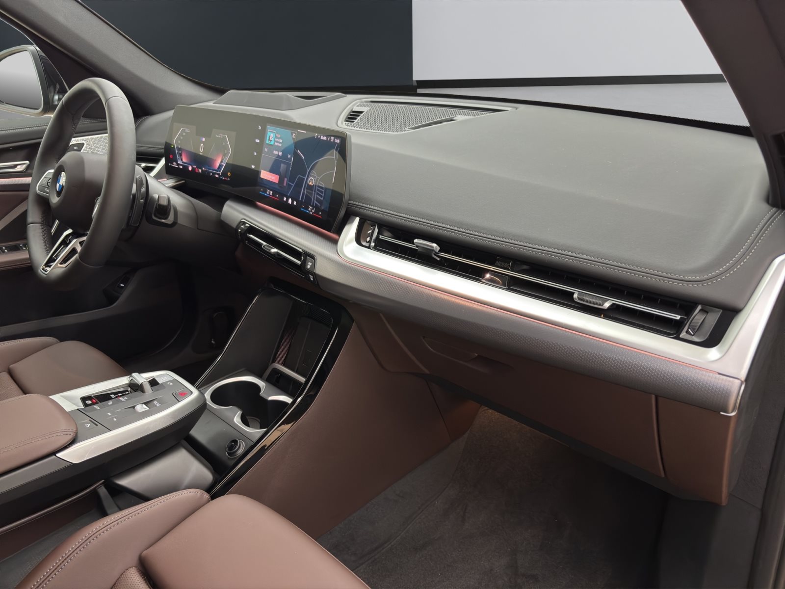 Fahrzeugabbildung BMW X1 sDrive20i [M Sport, HUD, AHK, ACC, Sitze elektr.]