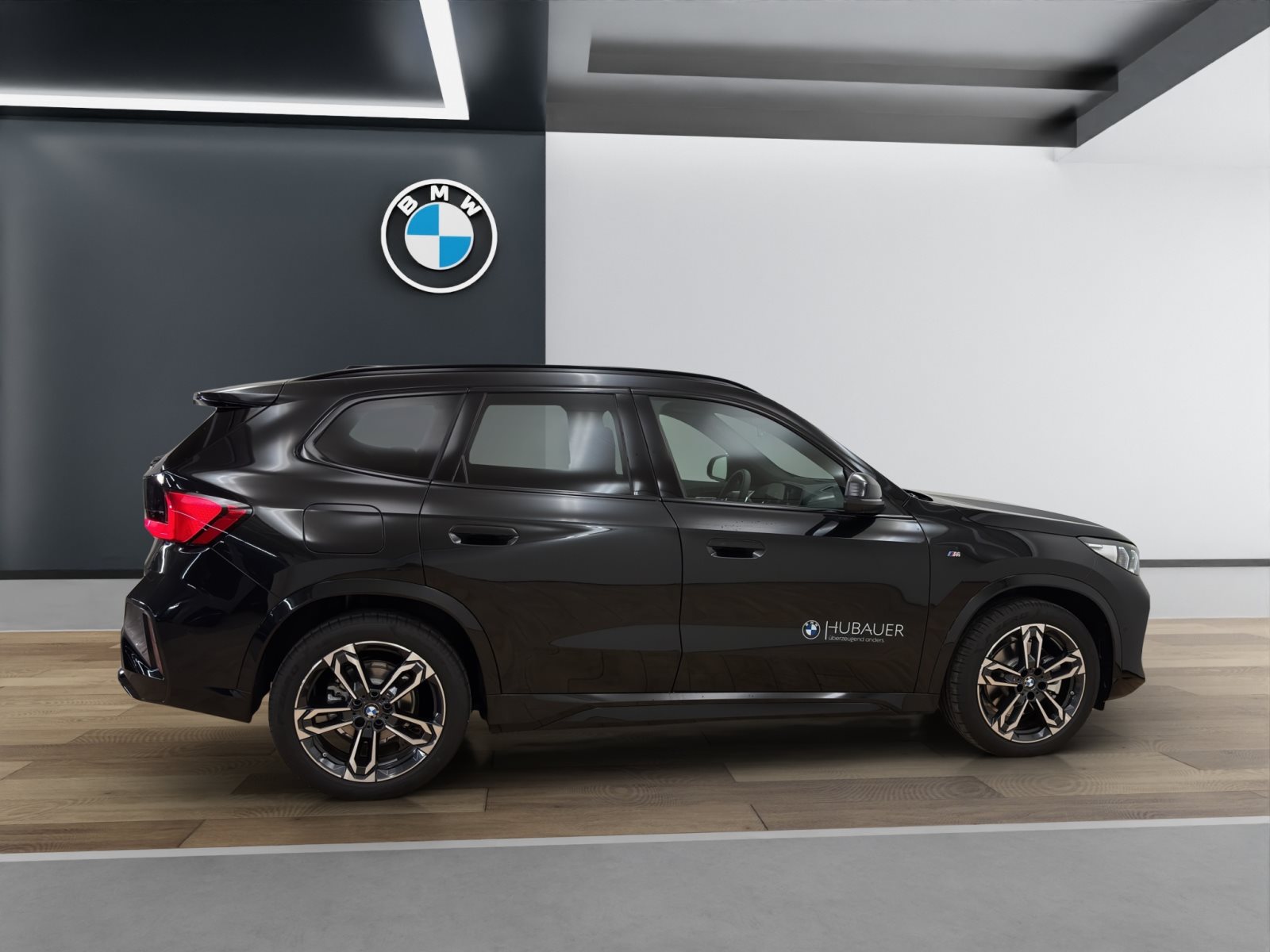 Fahrzeugabbildung BMW X1 sDrive20i [M Sport, HUD, AHK, ACC, Sitze elektr.]
