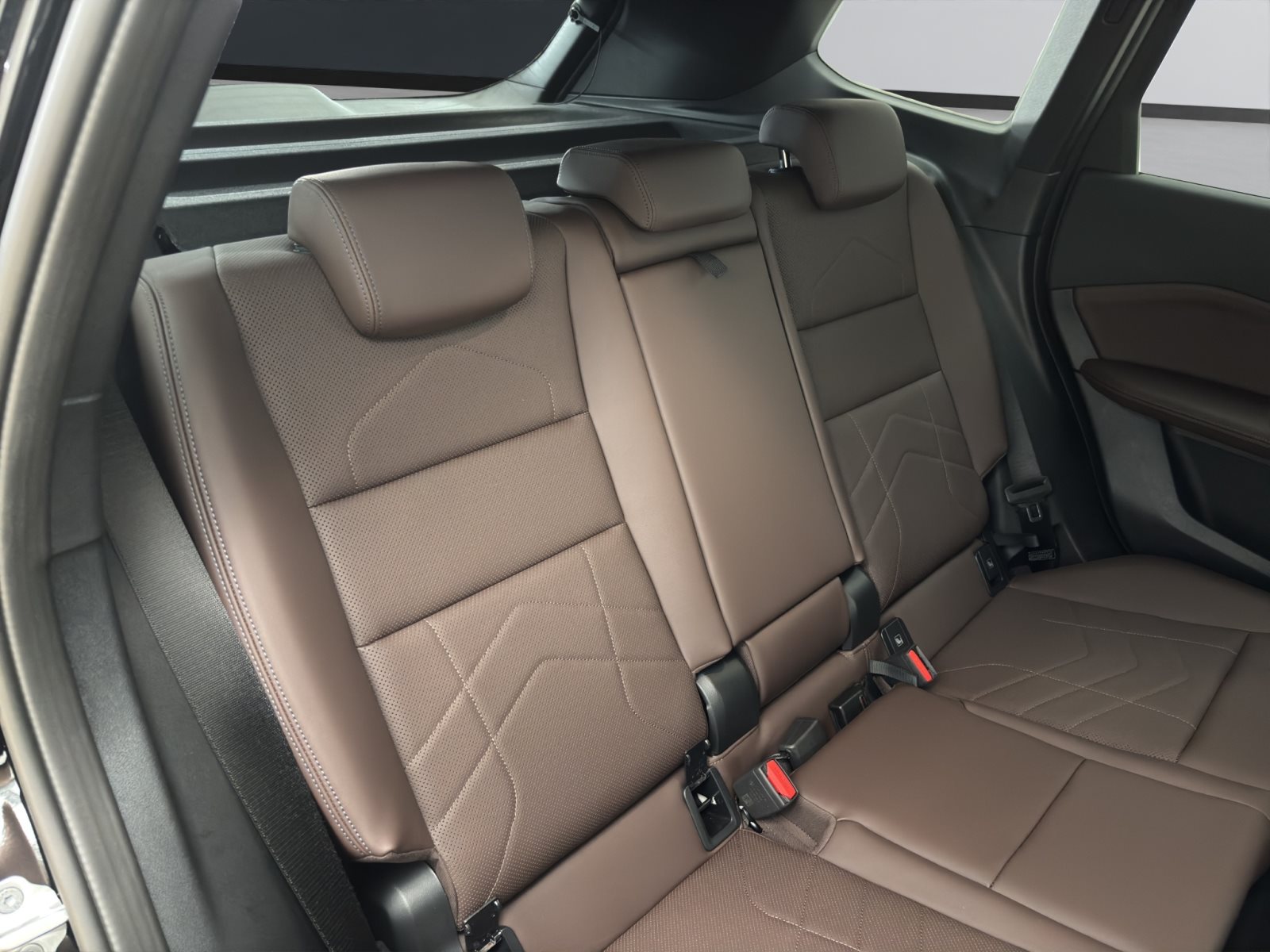 Fahrzeugabbildung BMW X1 sDrive20i [M Sport, HUD, AHK, ACC, Sitze elektr.]