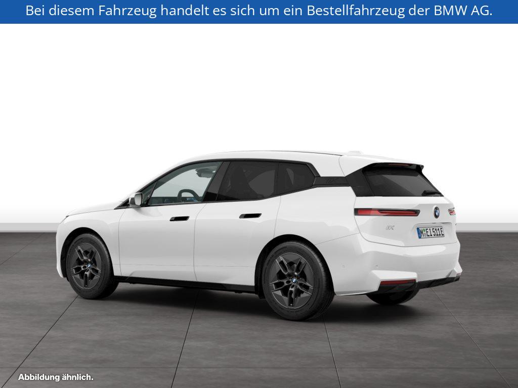 Fahrzeugabbildung BMW iX xDrive45