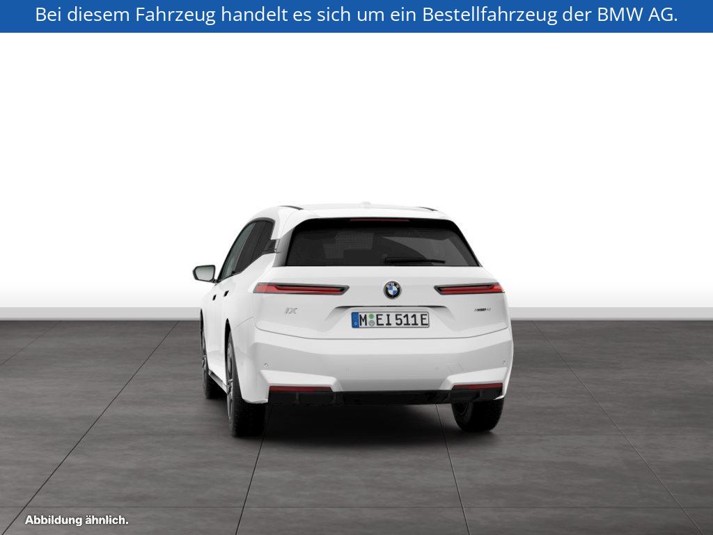 Fahrzeugabbildung BMW iX xDrive45