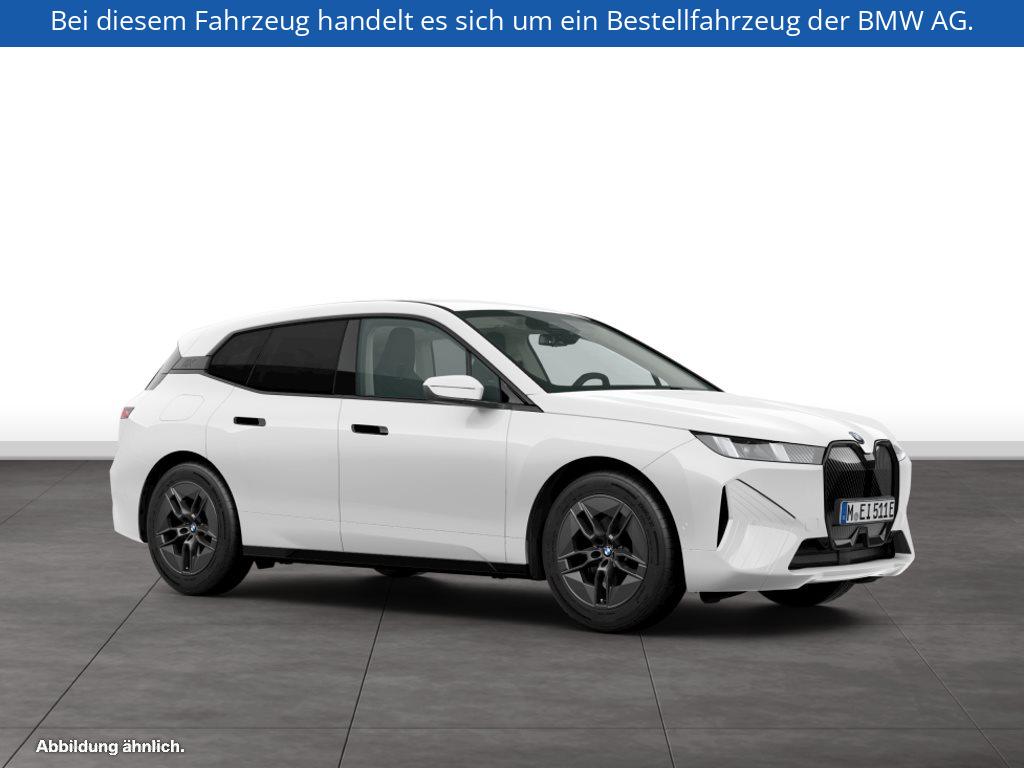 Fahrzeugabbildung BMW iX xDrive45