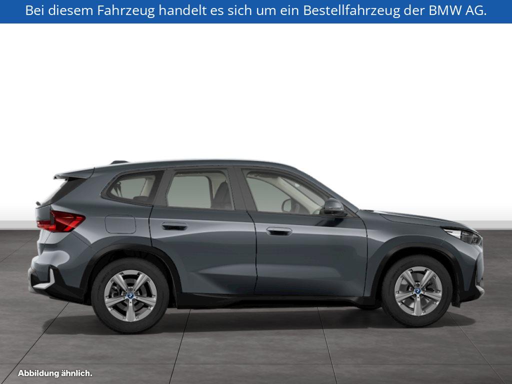 Fahrzeugabbildung BMW iX1 xDrive30