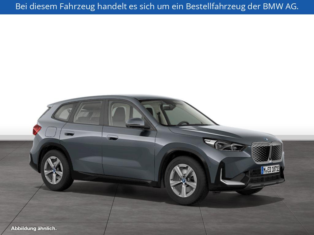 Fahrzeugabbildung BMW iX1 xDrive30