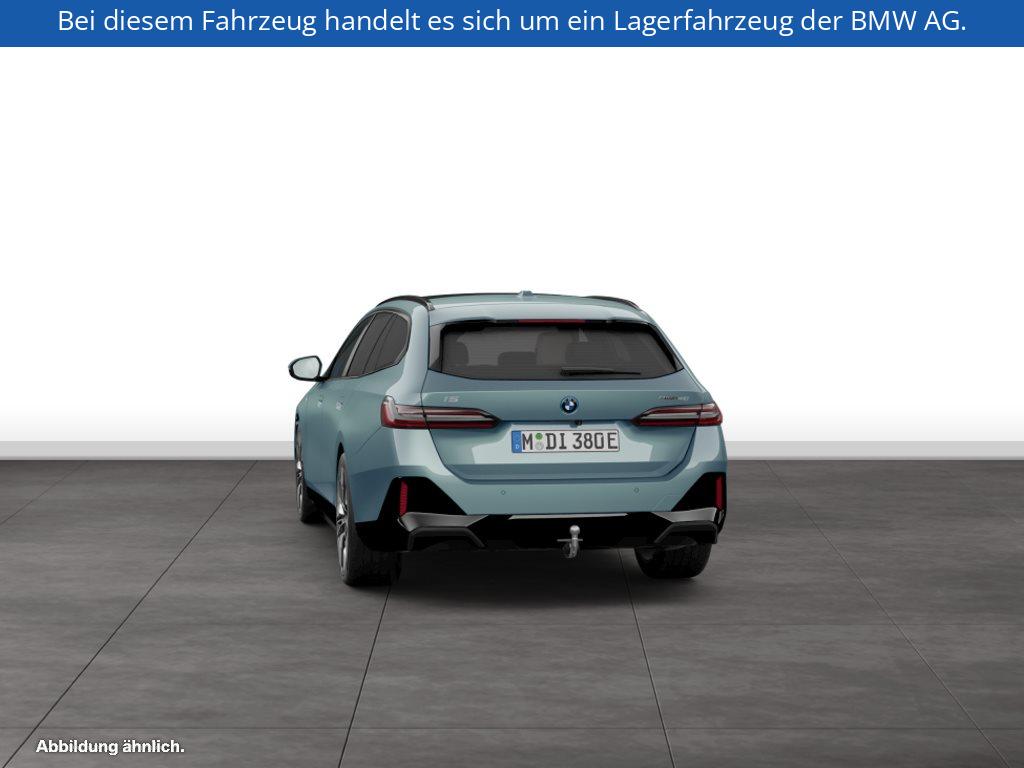 Fahrzeugabbildung BMW i5 xDrive40 Touring