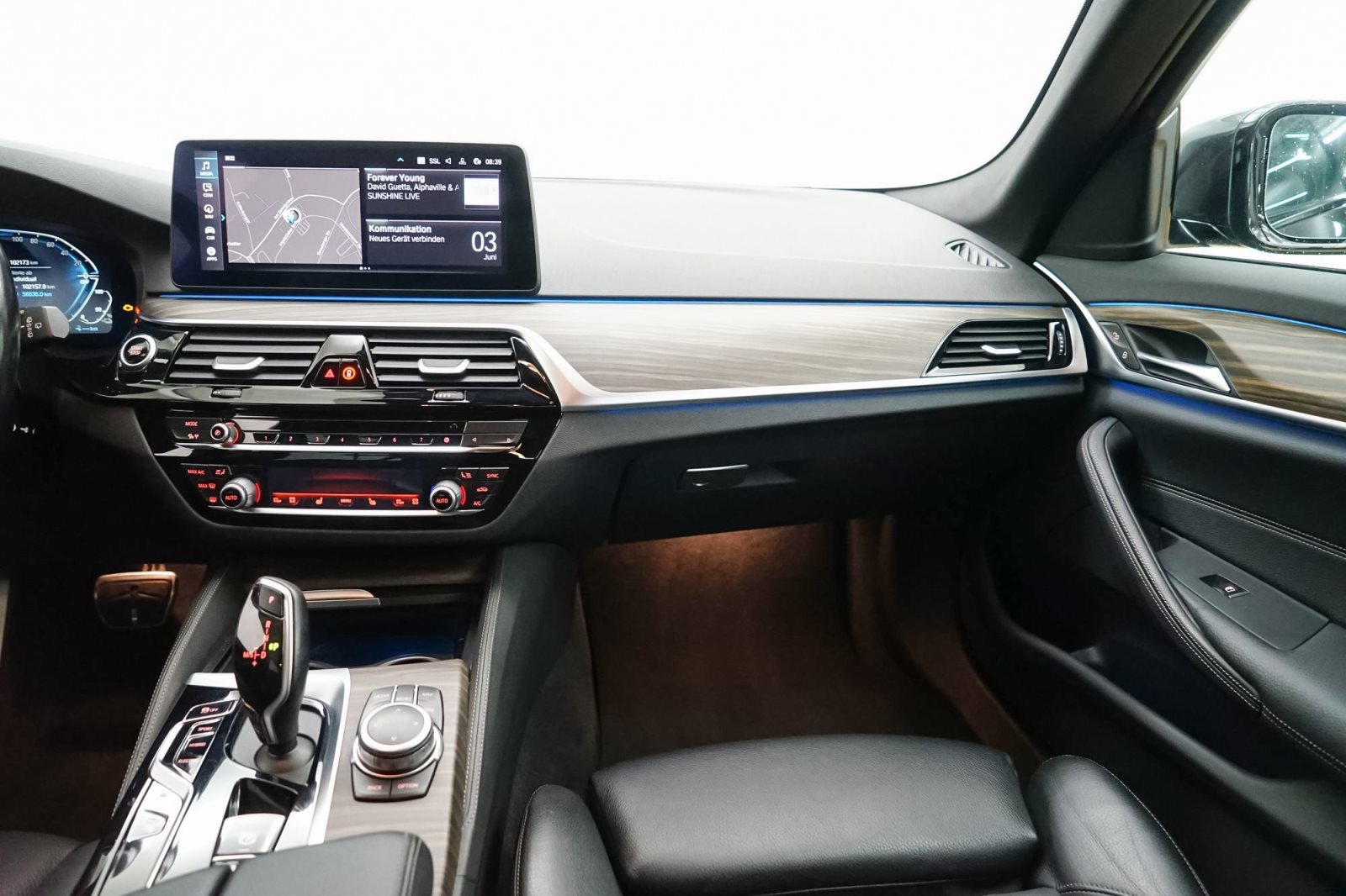 Fahrzeugabbildung BMW 530e xDrive Touring [M Sport, HUD, AHK, ACC, RFK]