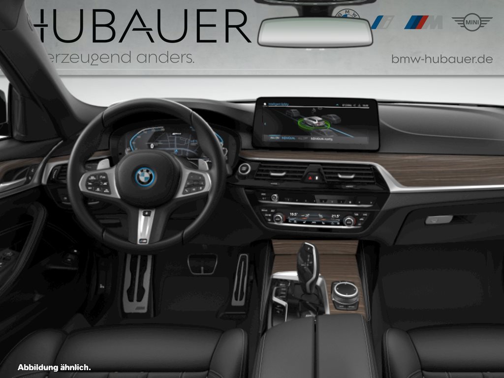 Fahrzeugabbildung BMW 530e xDrive Touring [M Sport, HUD, AHK, ACC, RFK]