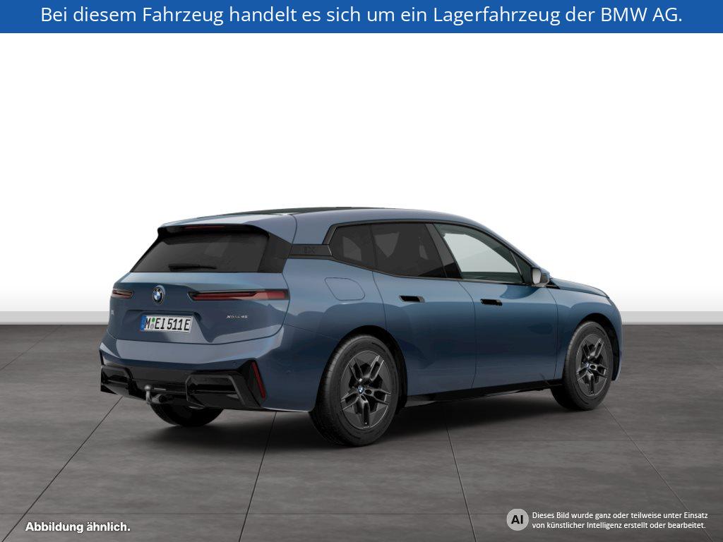 Fahrzeugabbildung BMW iX xDrive45