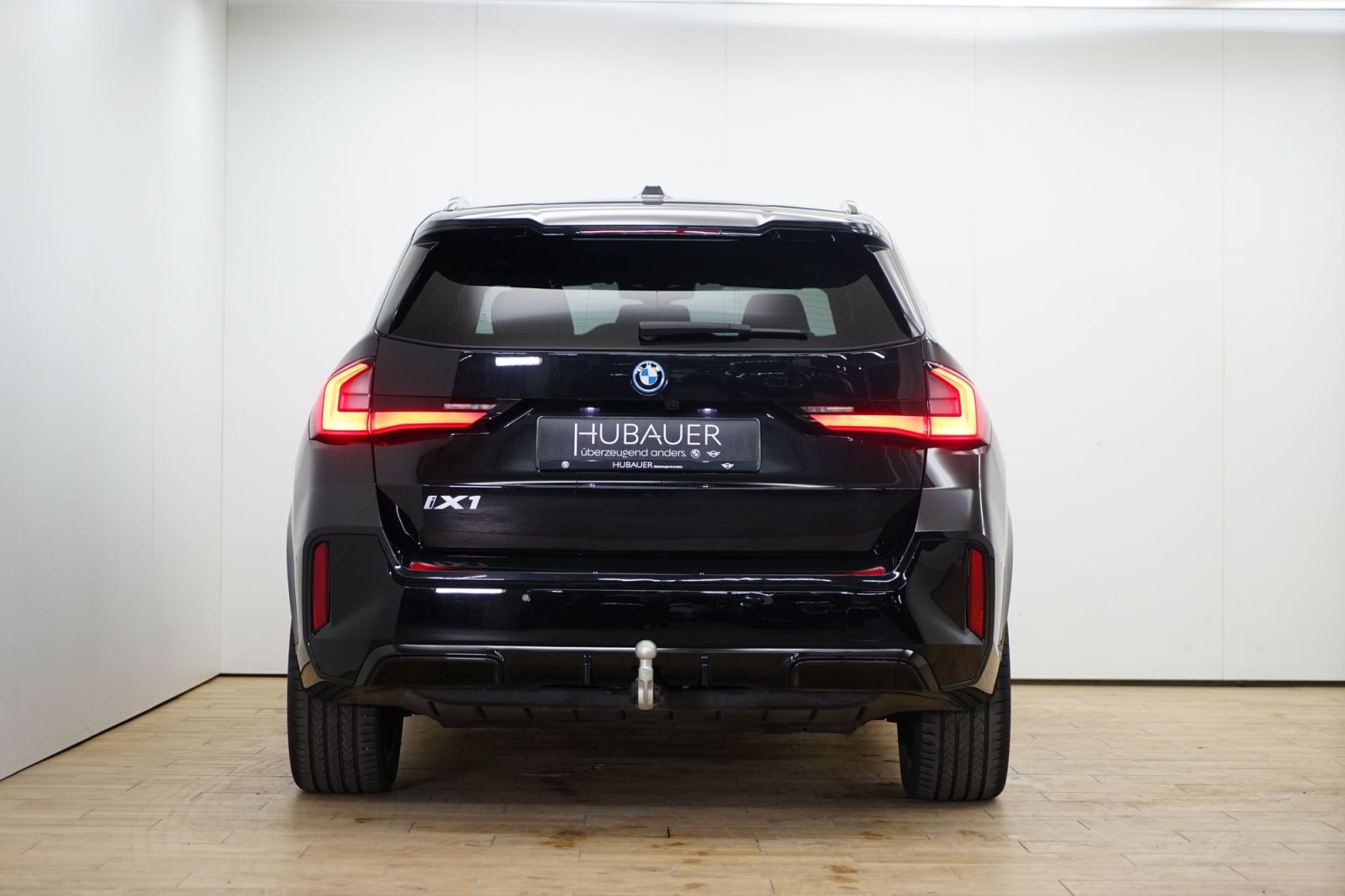 Fahrzeugabbildung BMW iX1 xDrive30 [M Sport, HUD, AHK, ACC, 360°, LRH]