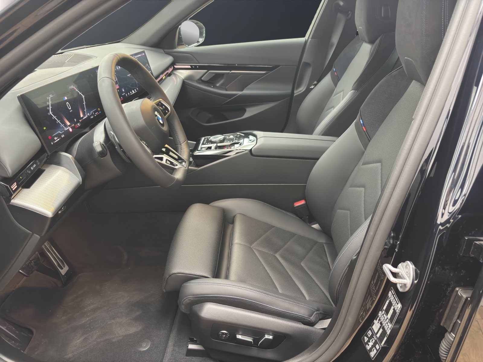 Fahrzeugabbildung BMW 540d xDrive Limousine [M Sport, LC Prof., 360°]