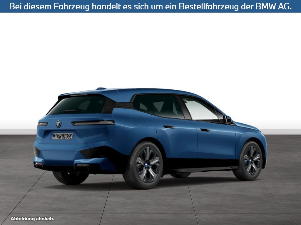 Fahrzeugabbildung BMW iX xDrive40