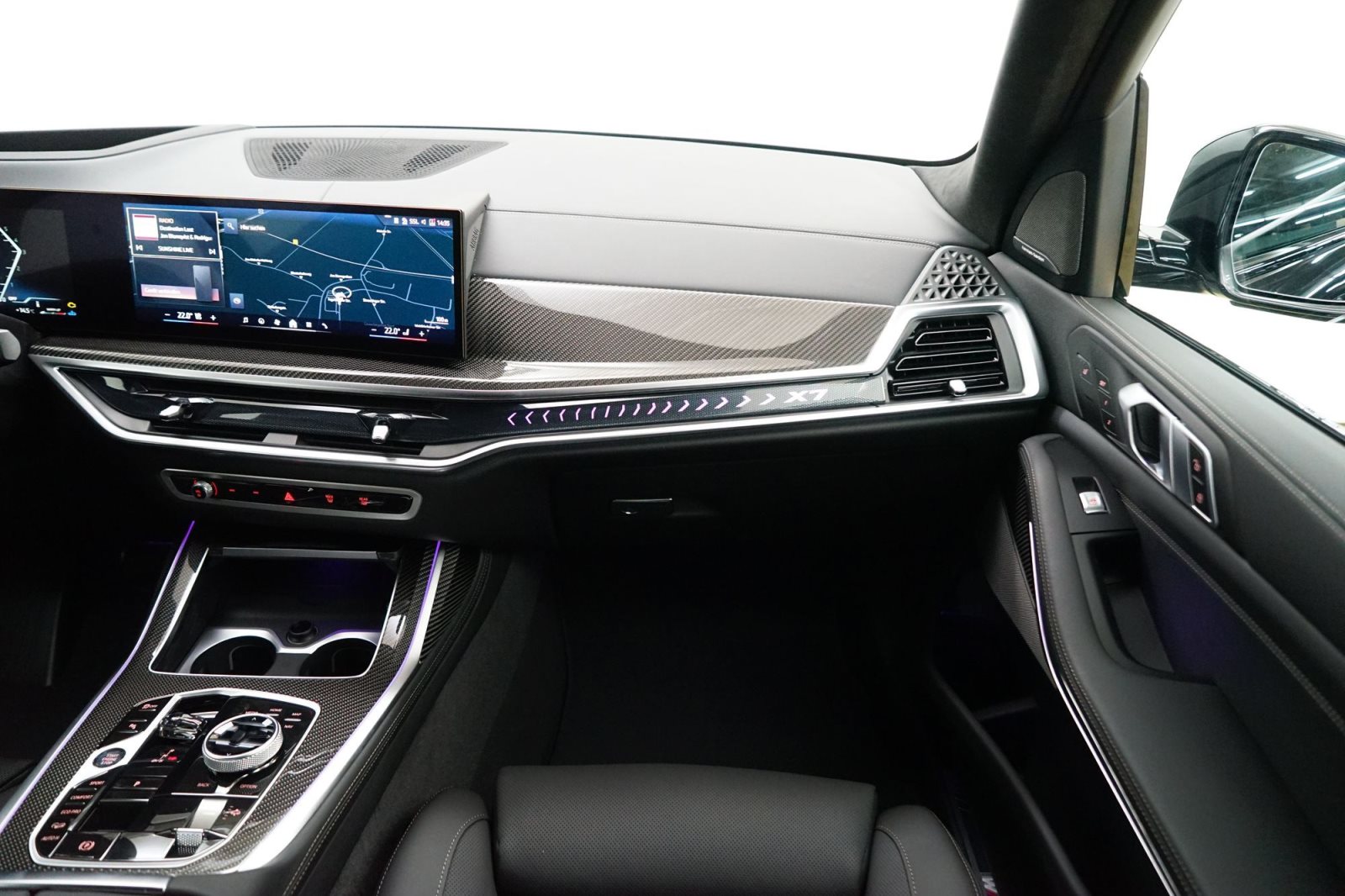 Fahrzeugabbildung BMW X7 xDrive40d [M Sport, HUD, AHK, ACC, GSD, 22 LMR]