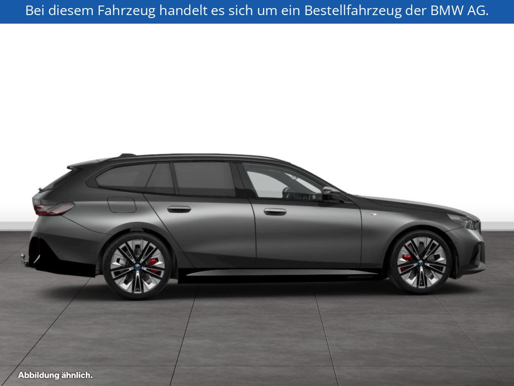 Fahrzeugabbildung BMW i5 M60 xDrive Touring