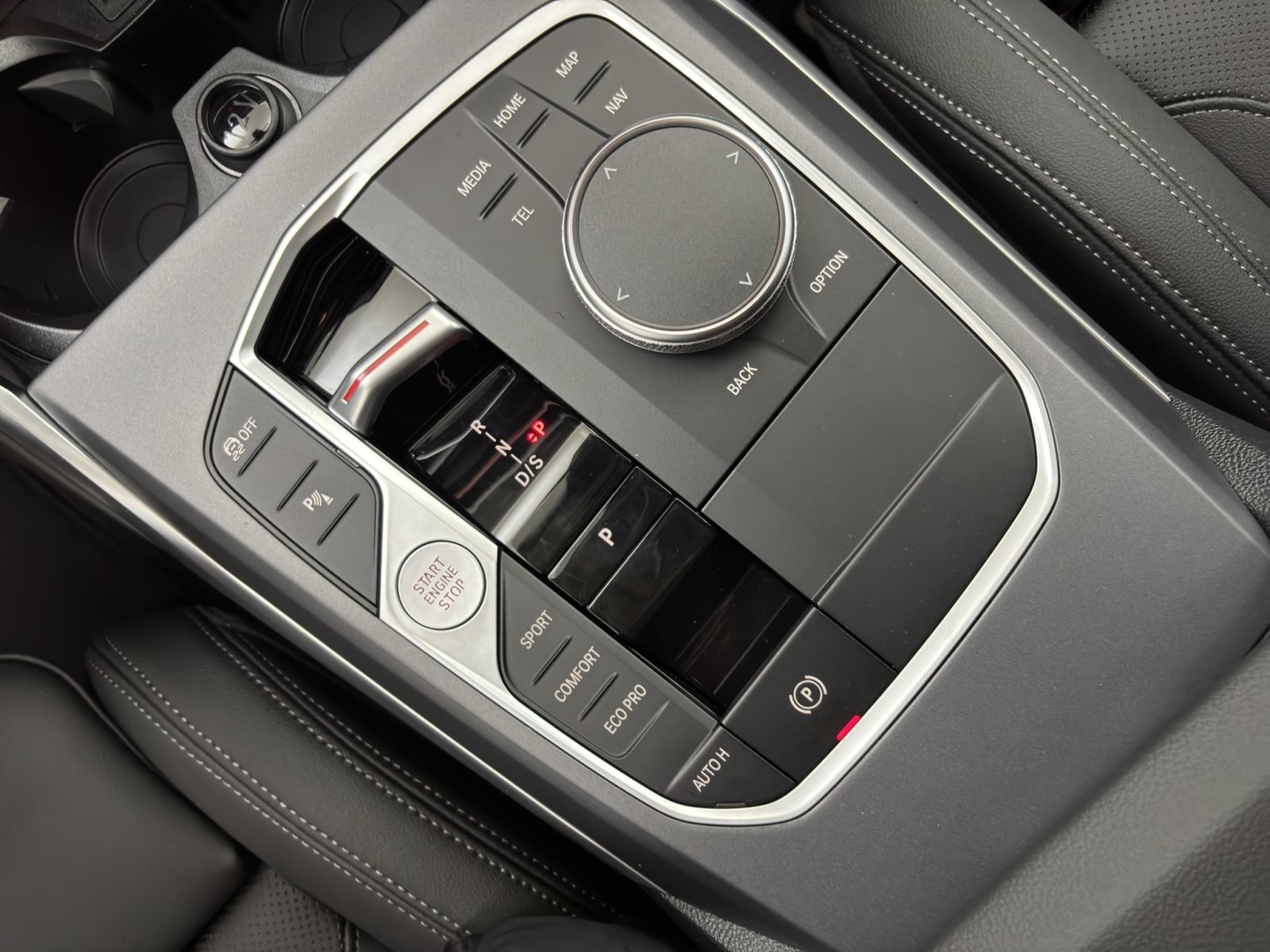 Fahrzeugabbildung BMW 320d Touring [Sport Line, AHK, ACC, RFK, HiFi, 18 LMR]