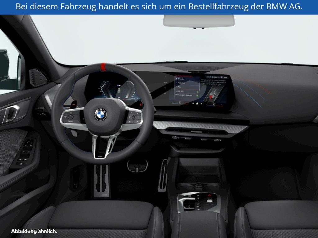 Fahrzeugabbildung BMW M135 xDrive