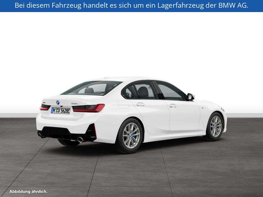 Fahrzeugabbildung BMW 330e xDrive Limousine