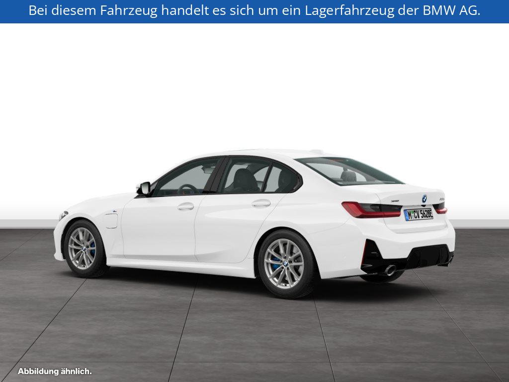 Fahrzeugabbildung BMW 330e xDrive Limousine