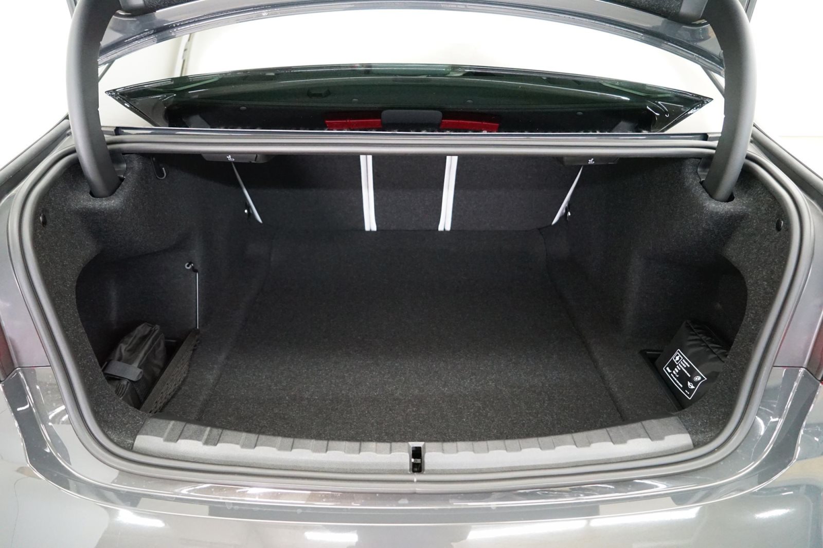 Fahrzeugabbildung BMW M3 Competition xDrive Limousine [ACC, HUD, RFK]