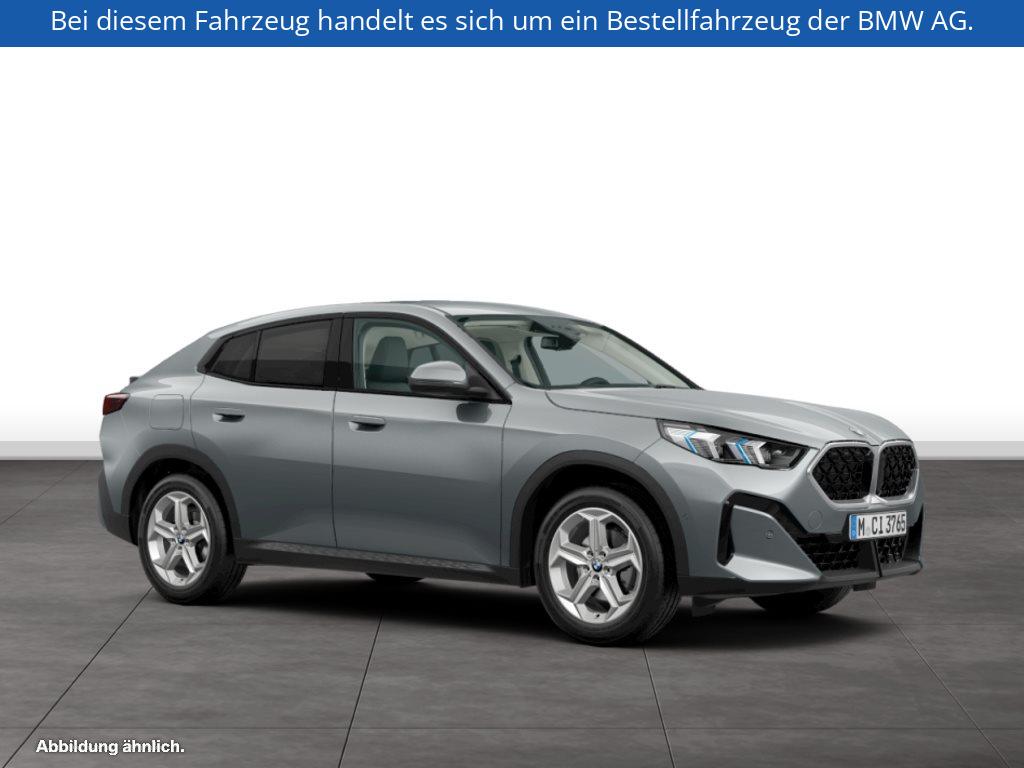 Fahrzeugabbildung BMW X2 sDrive18d