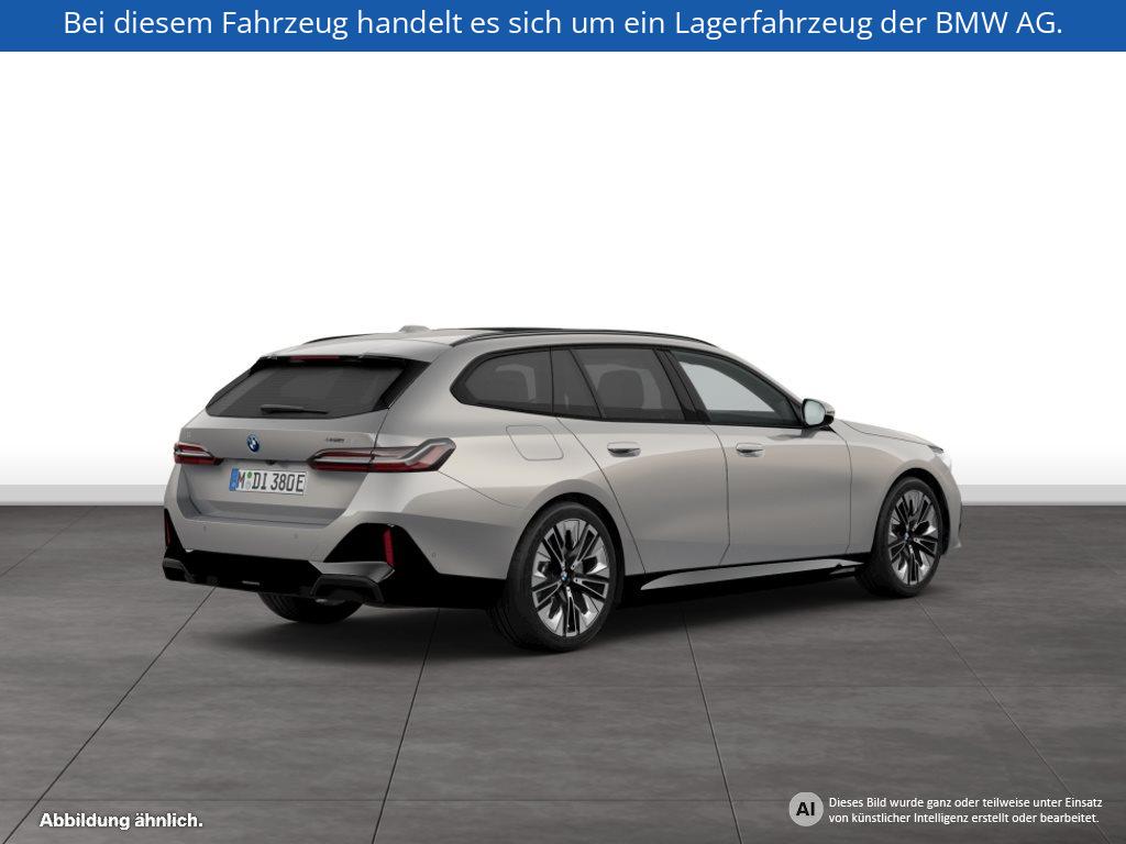 Fahrzeugabbildung BMW i5 xDrive40 Touring