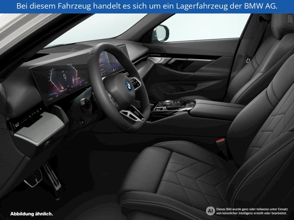 Fahrzeugabbildung BMW i5 xDrive40 Touring