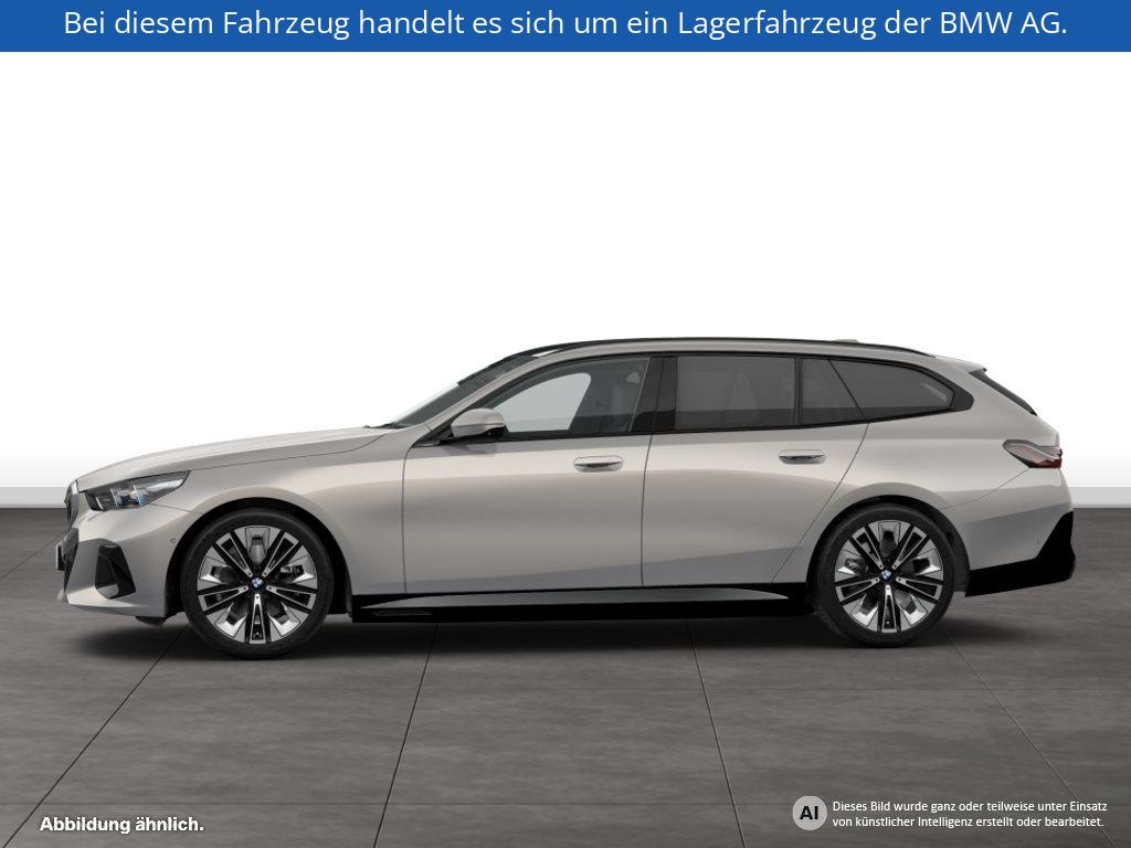 Fahrzeugabbildung BMW i5 xDrive40 Touring