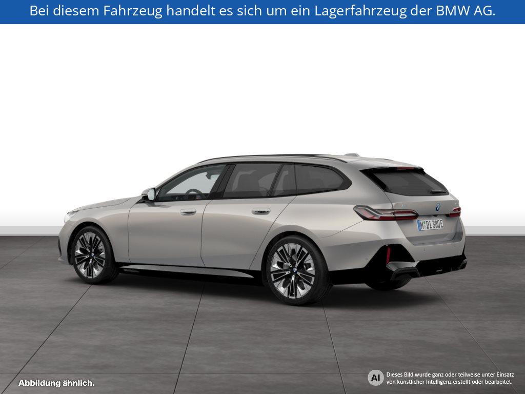 Fahrzeugabbildung BMW i5 xDrive40 Touring