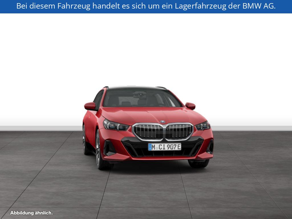 Fahrzeugabbildung BMW 550e xDrive Touring