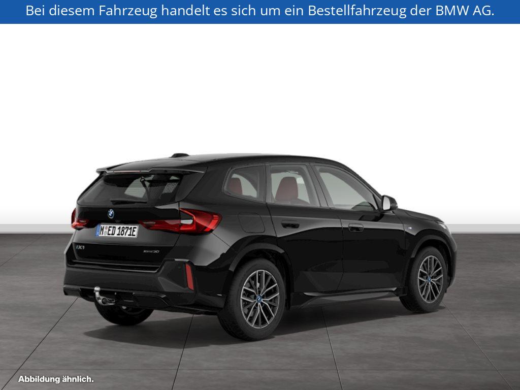 Fahrzeugabbildung BMW iX1 xDrive30