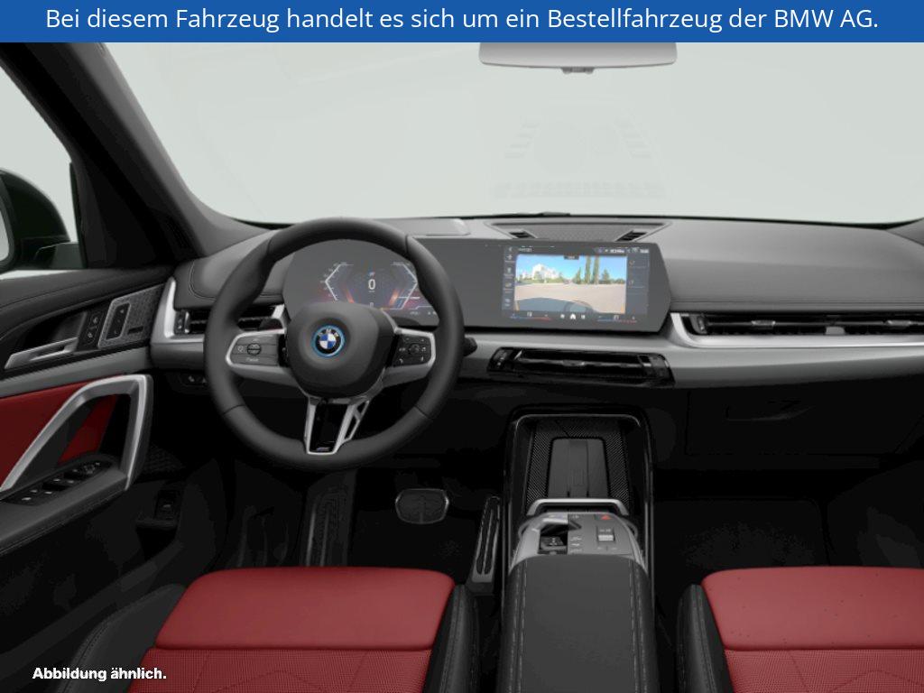 Fahrzeugabbildung BMW iX1 xDrive30