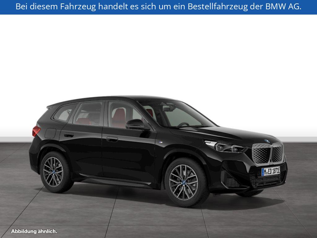 Fahrzeugabbildung BMW iX1 xDrive30