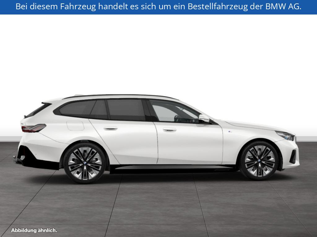 Fahrzeugabbildung BMW i5 eDrive40 Touring
