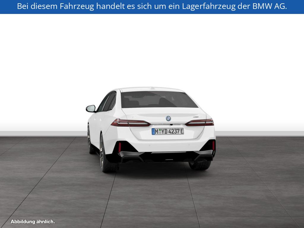 Fahrzeugabbildung BMW i5 eDrive40 Limousine