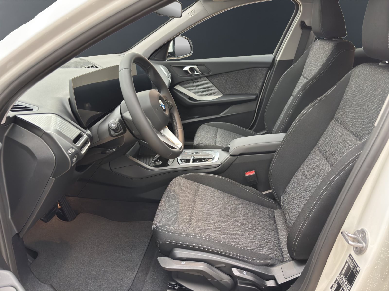 Fahrzeugabbildung BMW 120 [M Sport, Navi, 18 LMR, RFK, SHZ, LED]