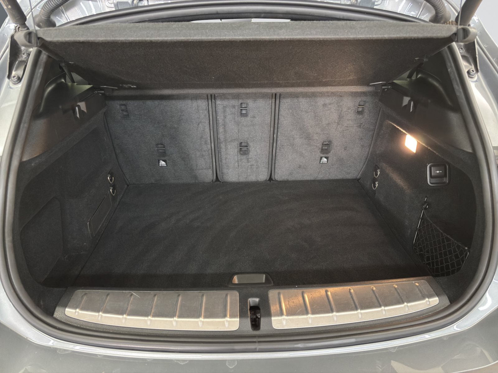 Fahrzeugabbildung BMW X2 sDrive20i [M Sport X, HUD, RFK, Pano, Navi+]