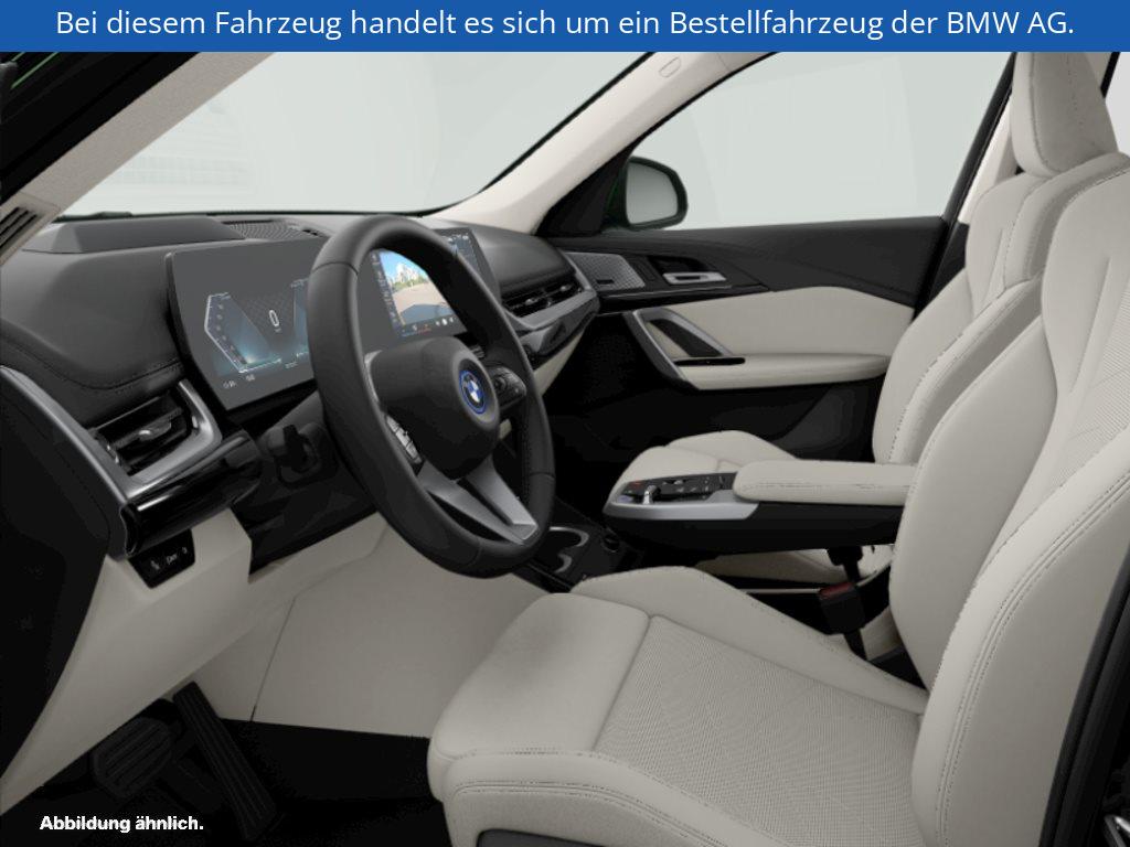 Fahrzeugabbildung BMW iX1 xDrive30