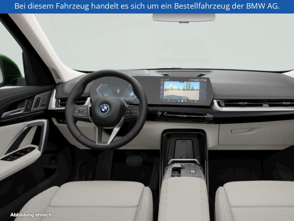 Fahrzeugabbildung BMW iX1 xDrive30