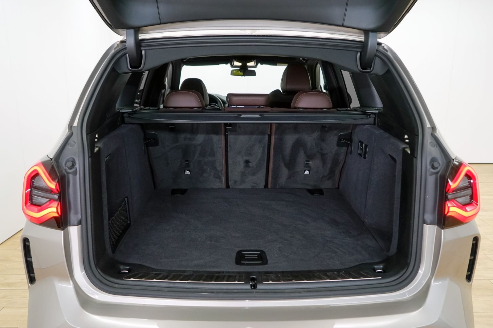 Fahrzeugabbildung BMW iX3 [Impressive, M Sport, AHK, 20 LMR, HUD]